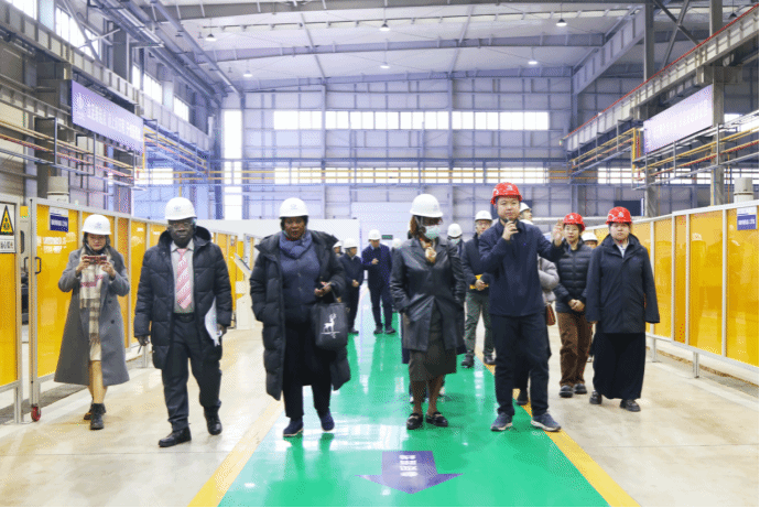 非洲使节团、全国对外友协一行来山西建投工程机械公司考察交流